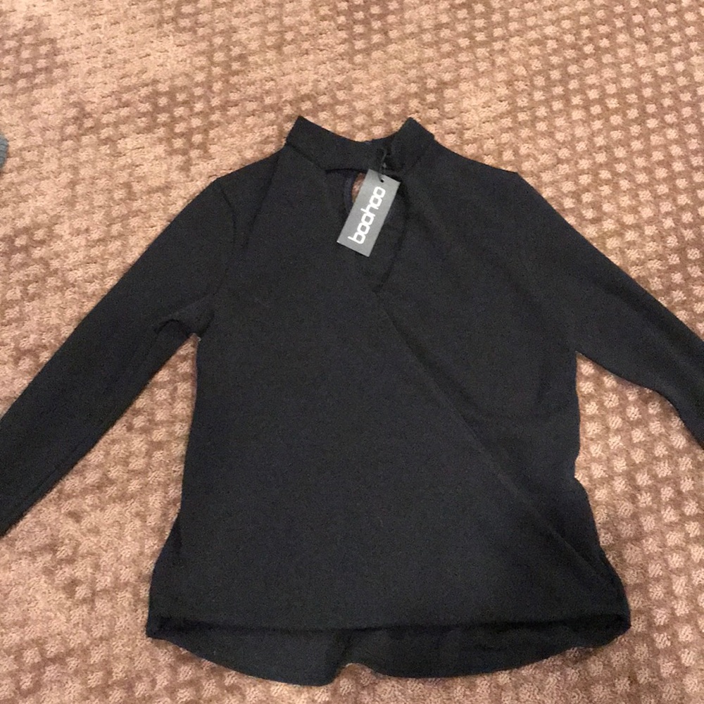 Black keyhole top